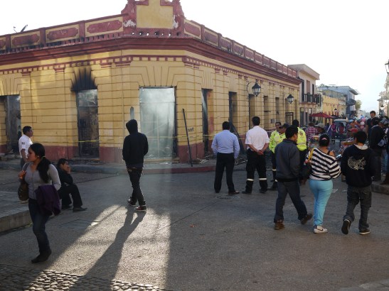 The fire drew quite the crowd of rubber-neckers. Myself included.